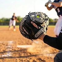 Mizuno 34 in Franchise Series Fastpitch Softball Catcher's Mitt