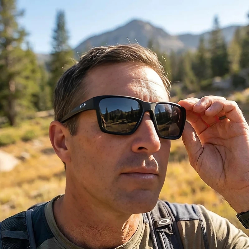 Oakley Adults' Briza Sunglasses