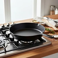 Lodge 12" Preseasoned Cast-Iron Skillet