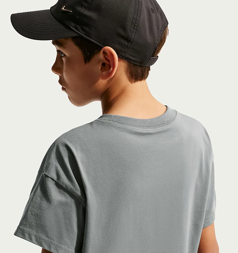 Nike Boys' Sportswear M90 Club Express T-shirt