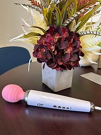 Sunpentown Multi-Speed Wand Massager