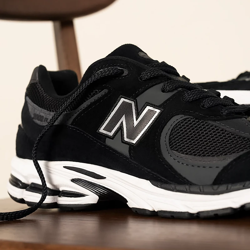 New Balance Men's 2002R Shoes