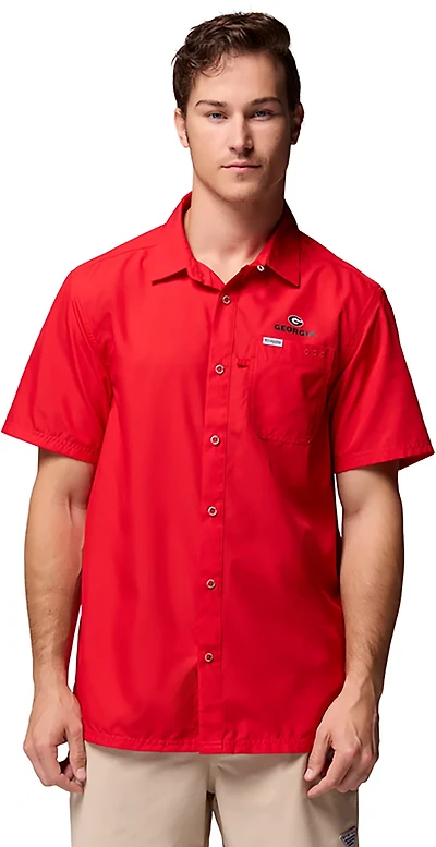 Columbia Sportswear Men's University of Georgia Collegiate PFG Slack Tide Camp Shirt