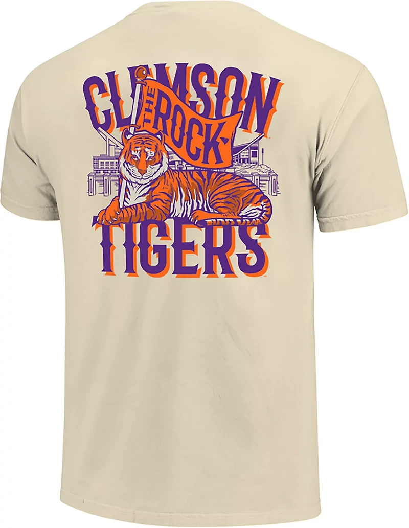 Image One Men's Clemson Tigers Mascot Cradle Flag Short Sleeve T-shirt
