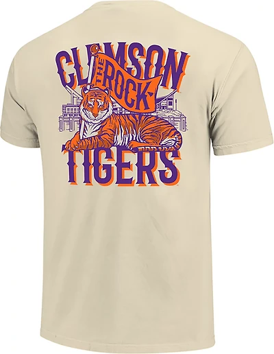 Image One Men's Clemson Tigers Mascot Cradle Flag Short Sleeve T-shirt