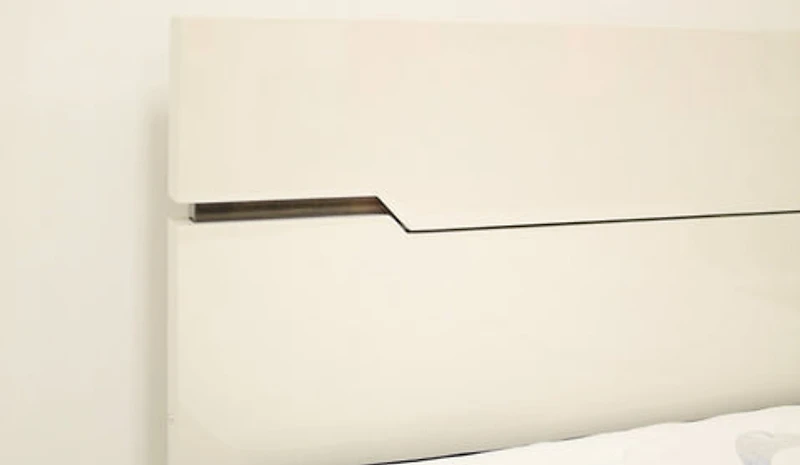 Benson Grey/ Brown Glossy Finish King Bed With Storage