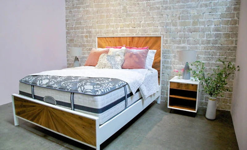 Draycott King Bed