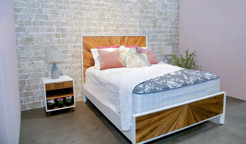 Draycott King Bed