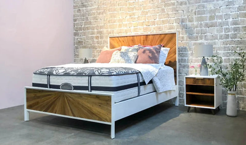 Draycott King Bed