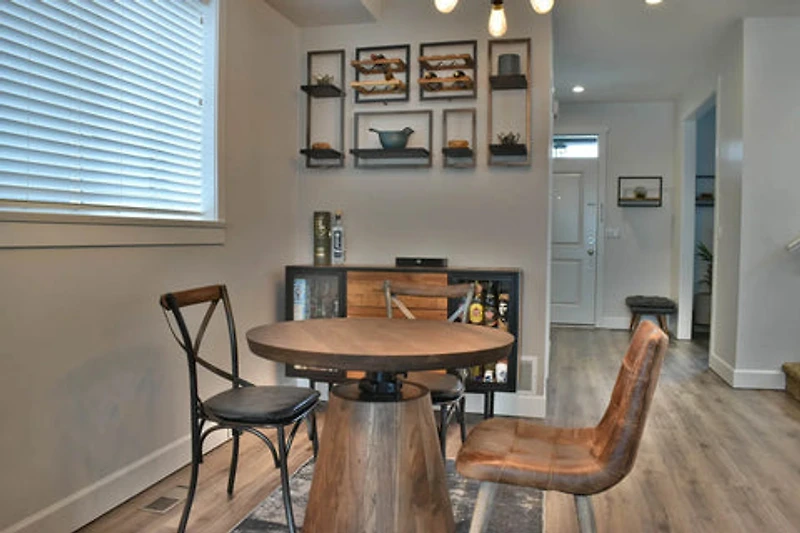 Aurelle Bistro Crank Table