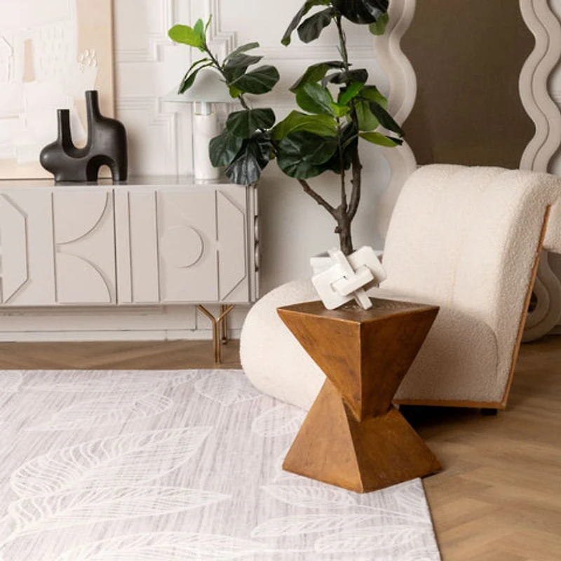 Royal Cream: Ornate Scroll Elegance Rug