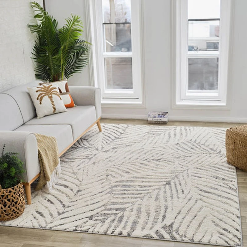 Valencia White Distressed Medallion Area Rug