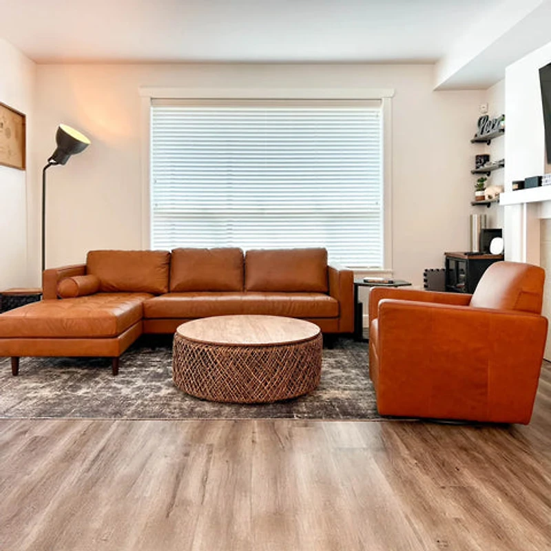 Padryn Swivel Club Chair