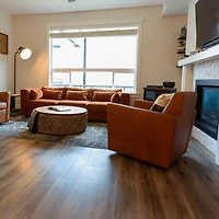 Padryn Swivel Club Chair