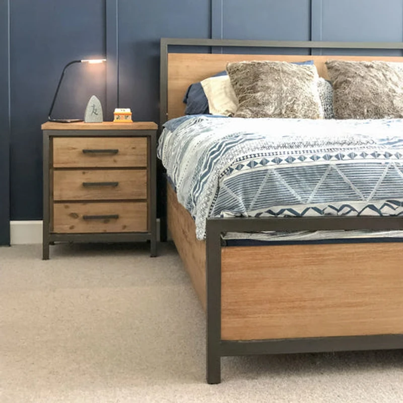 Alvado Bed