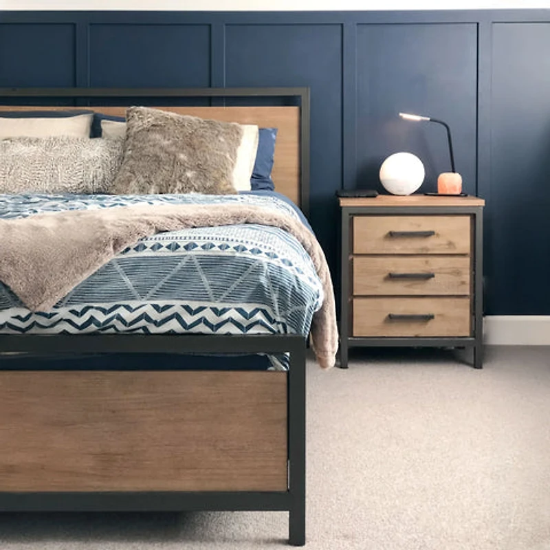 Alvado Bed