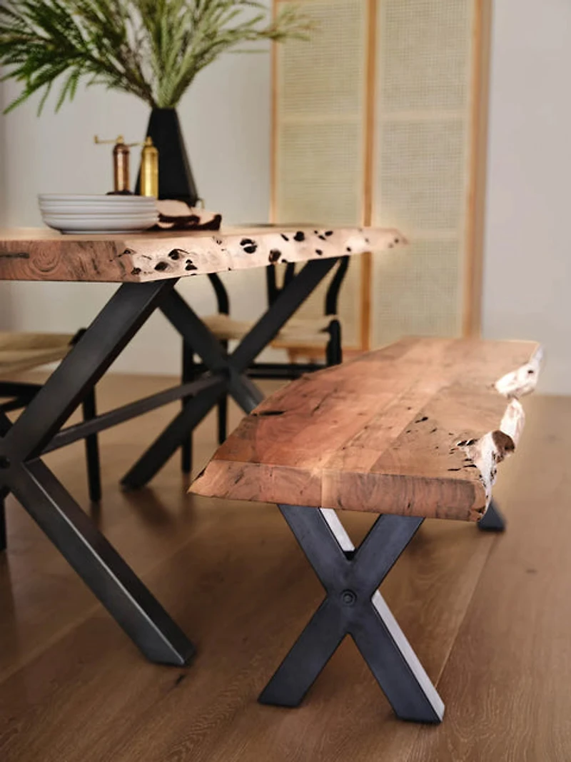 Fiora Bench