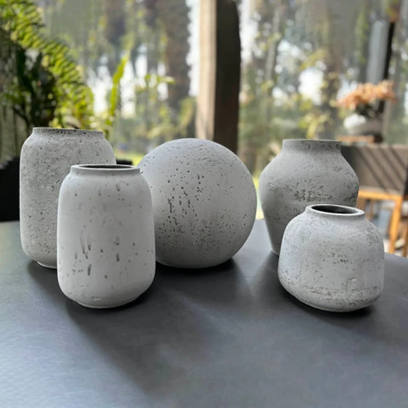 Hestyn Vase - Antique White