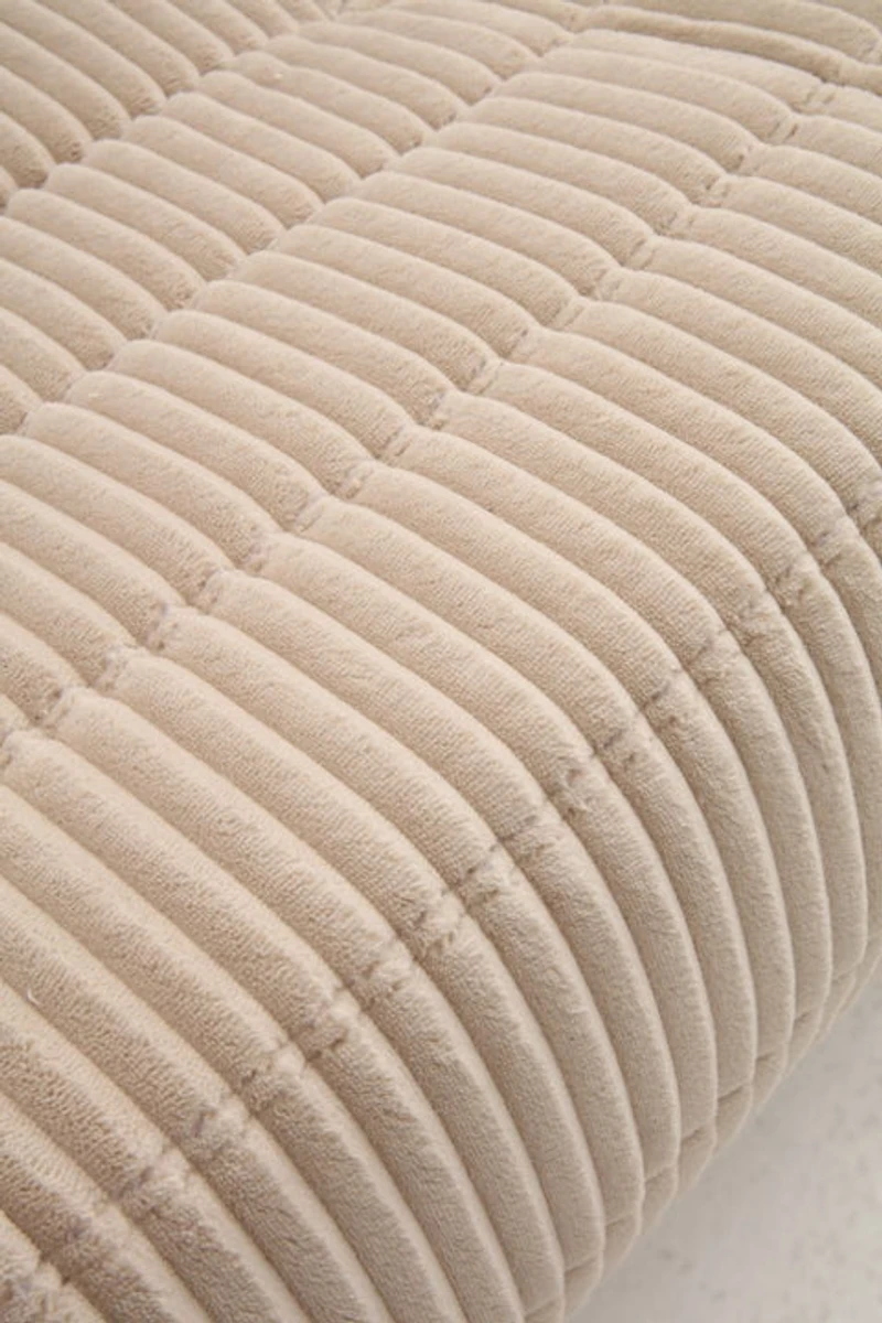 Riz Raz Sofa
