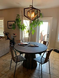Helvyn Chair