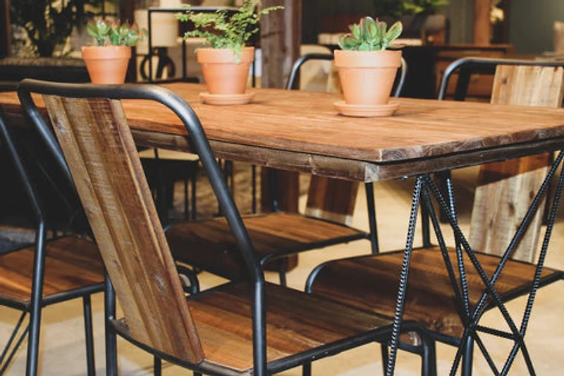 Helvyn Chair