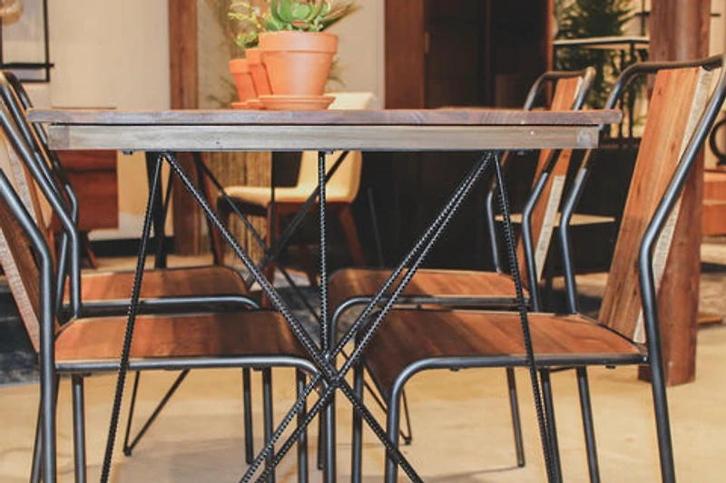 Helvyn Chair