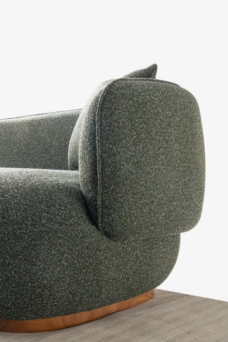 Vaila Sofa w/2 Pillows