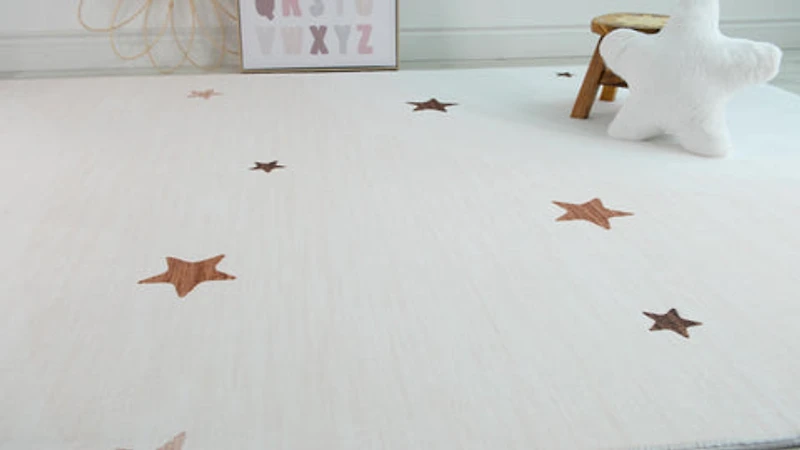 Cream Daisy Charm Floral Area Rug