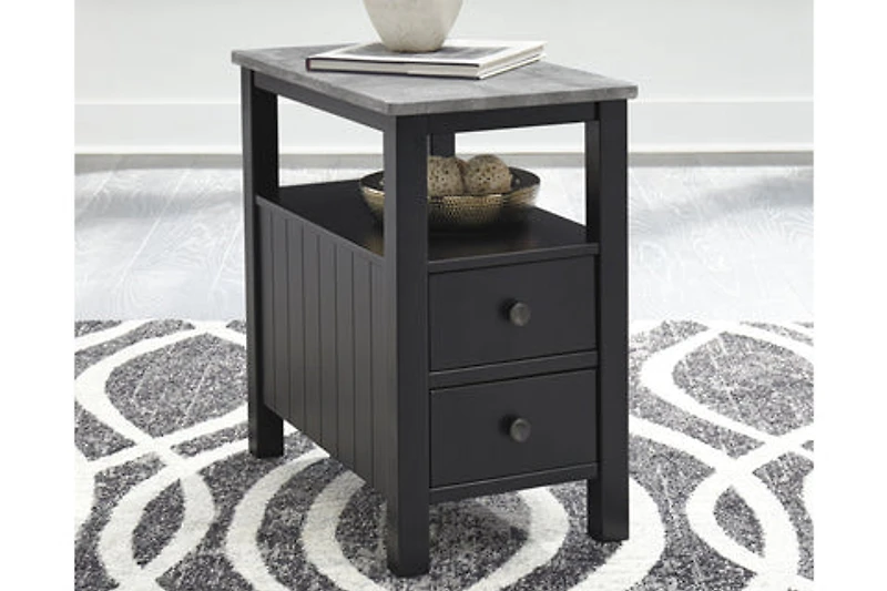 Ezmonei Chairside End Table