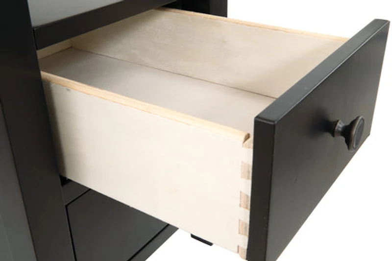 Ezmonei Chairside End Table