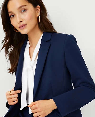 Ann Taylor The Petite Notched Two Button Blazer in Double Knit Size 6 Pure Sapphire Women's