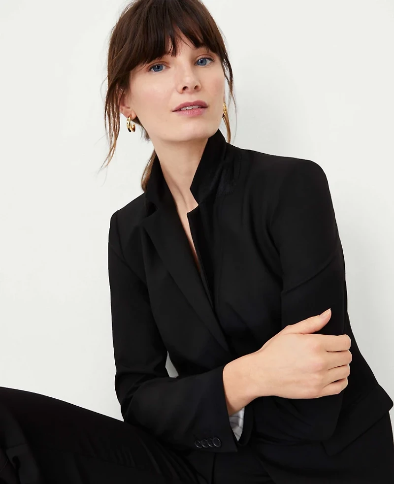 Ann Taylor The Notched Two Button Blazer Seasonless Stretch Women's