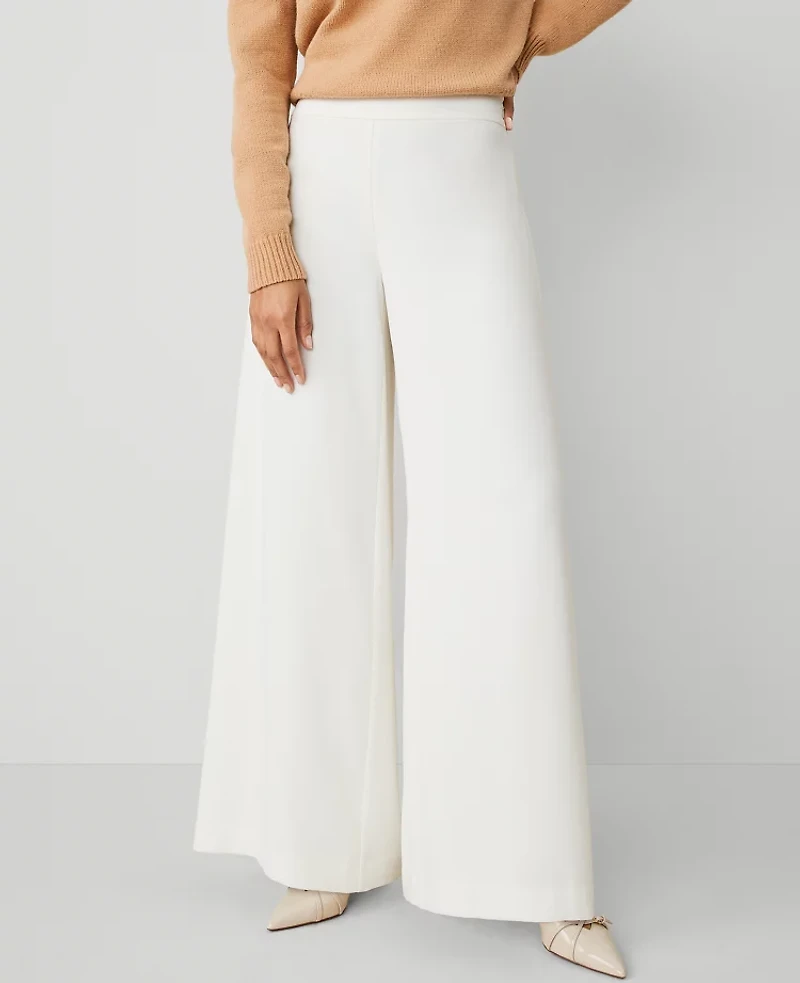 Ann Taylor The Petite Dramatic Wide-Leg Crepe Pant Size 4 Winter White Women's
