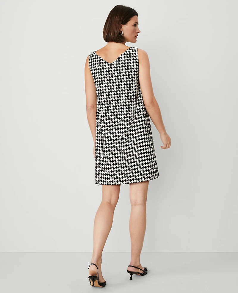 Ann Taylor Houndstooth V-Neck Sleeveless Shift Dress Size 0 Black/White Multi Women's