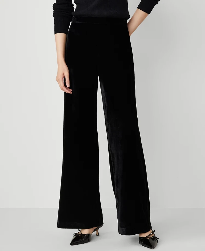 Ann Taylor The Petite Perfect Wide-Leg Pant in Drapey Velvet Size 4 Black Women's