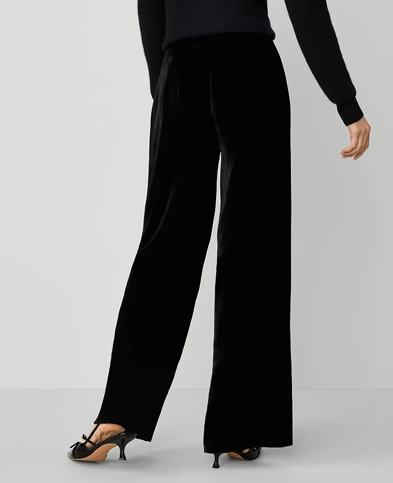 Ann Taylor The Petite Perfect Wide-Leg Pant in Drapey Velvet Size 4 Black Women's