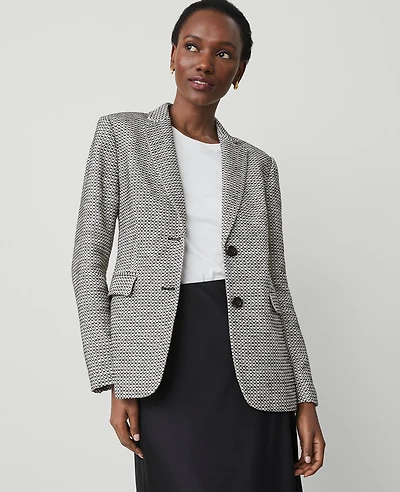 Ann Taylor The Petite Greenwich Blazer in Plaid Tweed Size 6 Black/White Multi Women's