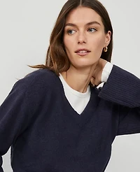 Ann Taylor Weekend Collection Relaxed V-Neck Sweater Size Small Night Sky Women's