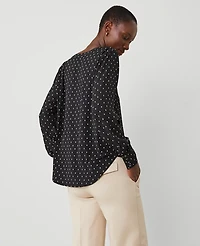 Ann Taylor Geo V-Neck Mixed Media Top Size Large Black Women's