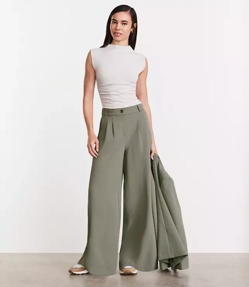 Petite LOFT Versa 360 Knit Ruched Mock Neck Top