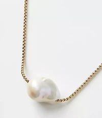 Pearlized Pendant Necklace