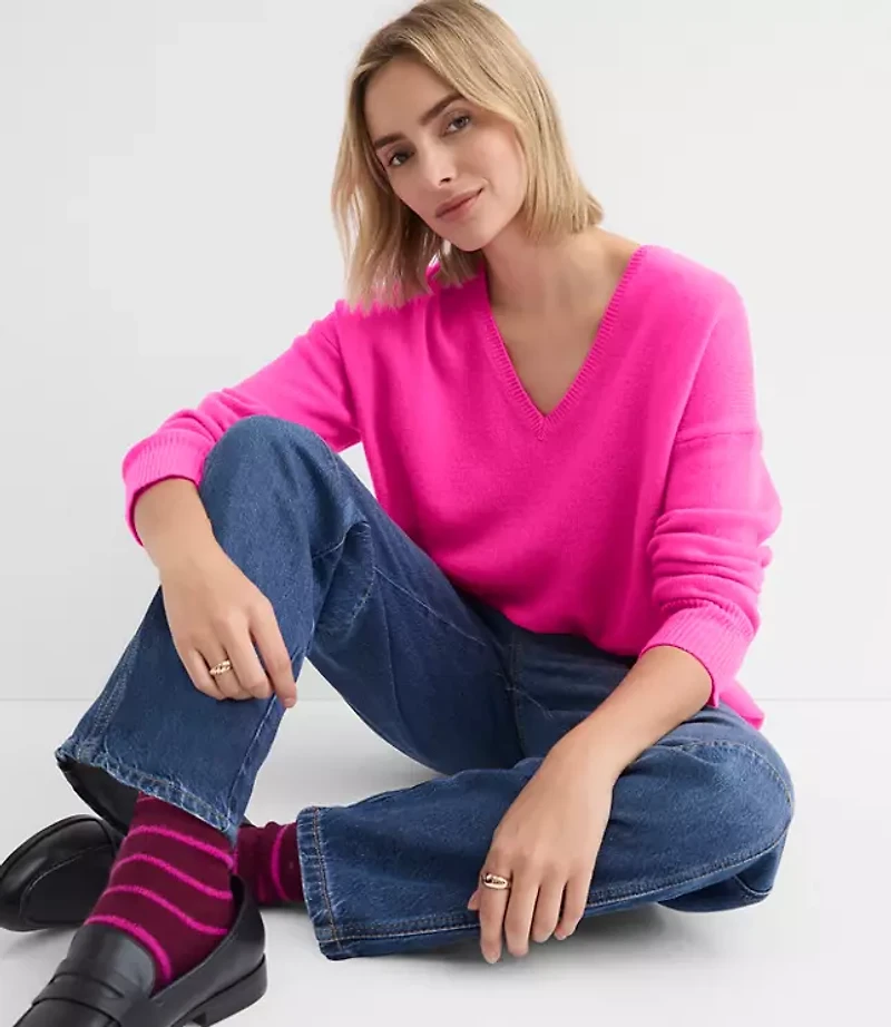 Petite Relaxed V-Neck Cashmere Sweater