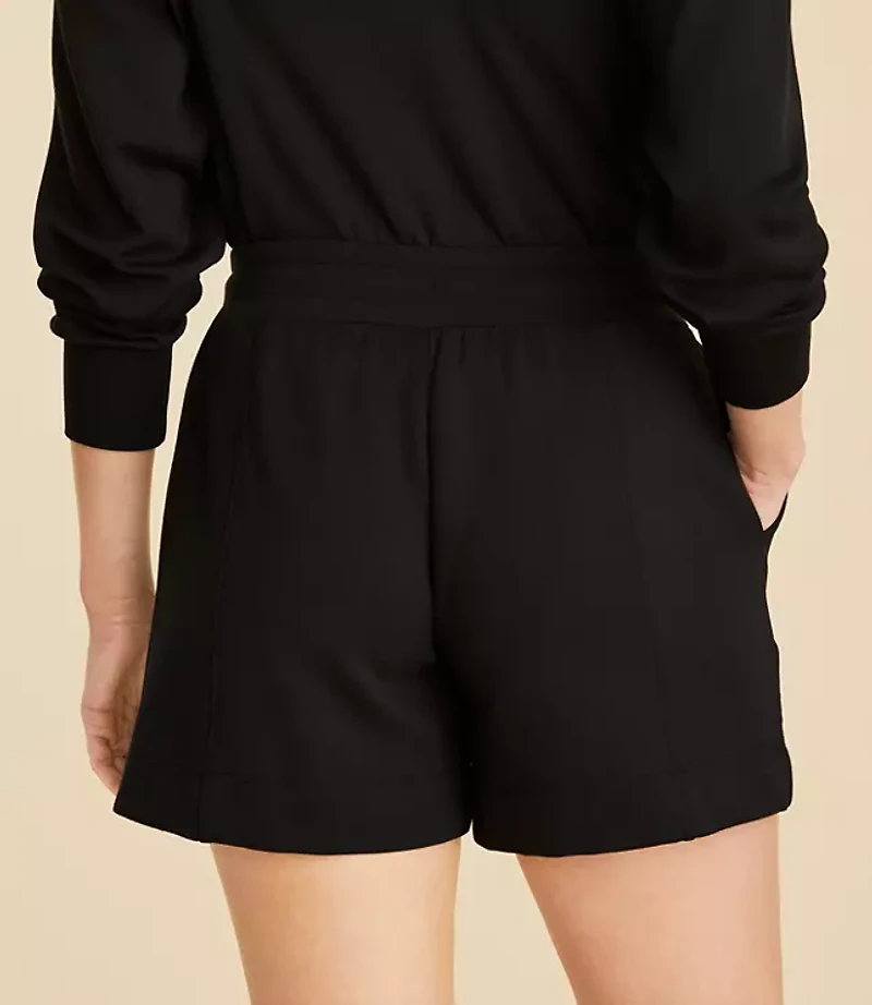 Lou & Grey Seamed Scubasoft Drawstring Shorts