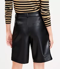 Petite Bermuda Shorts Faux Leather