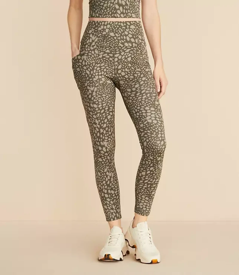 Lou & Grey Animal Print Side Pocket 7/8 Leggings