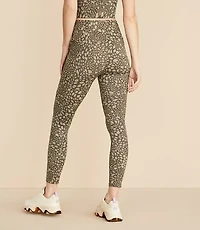 Lou & Grey Animal Print Side Pocket 7/8 Leggings