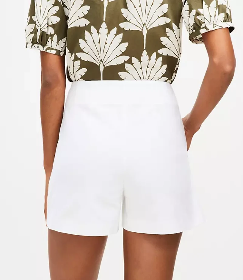 Petite Curvy Textured Darted Side Zip Shorts