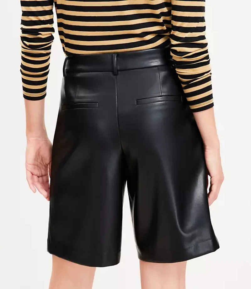 Bermuda Shorts in Faux Leather