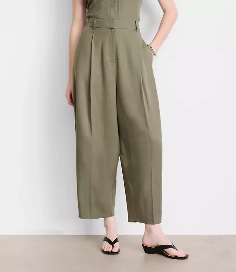 Petite LOFT Versa Pure Spun Pleated Barrel Pants