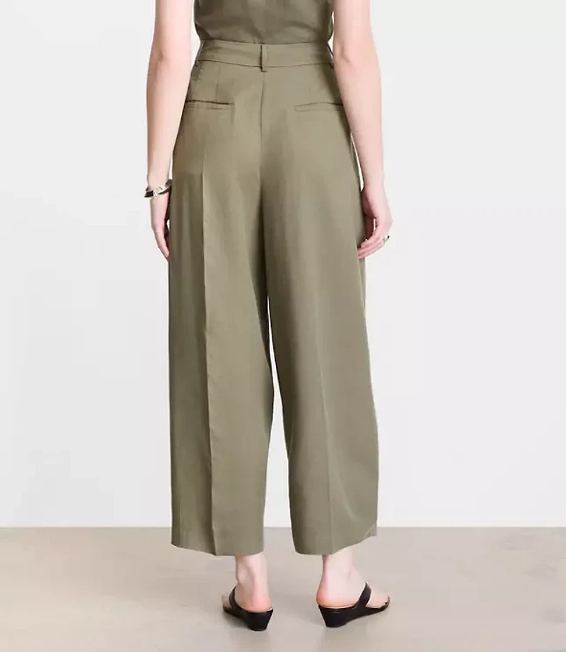 Petite LOFT Versa Pure Spun Pleated Barrel Pants